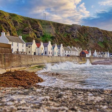 The Pennan Inn Екстериор снимка