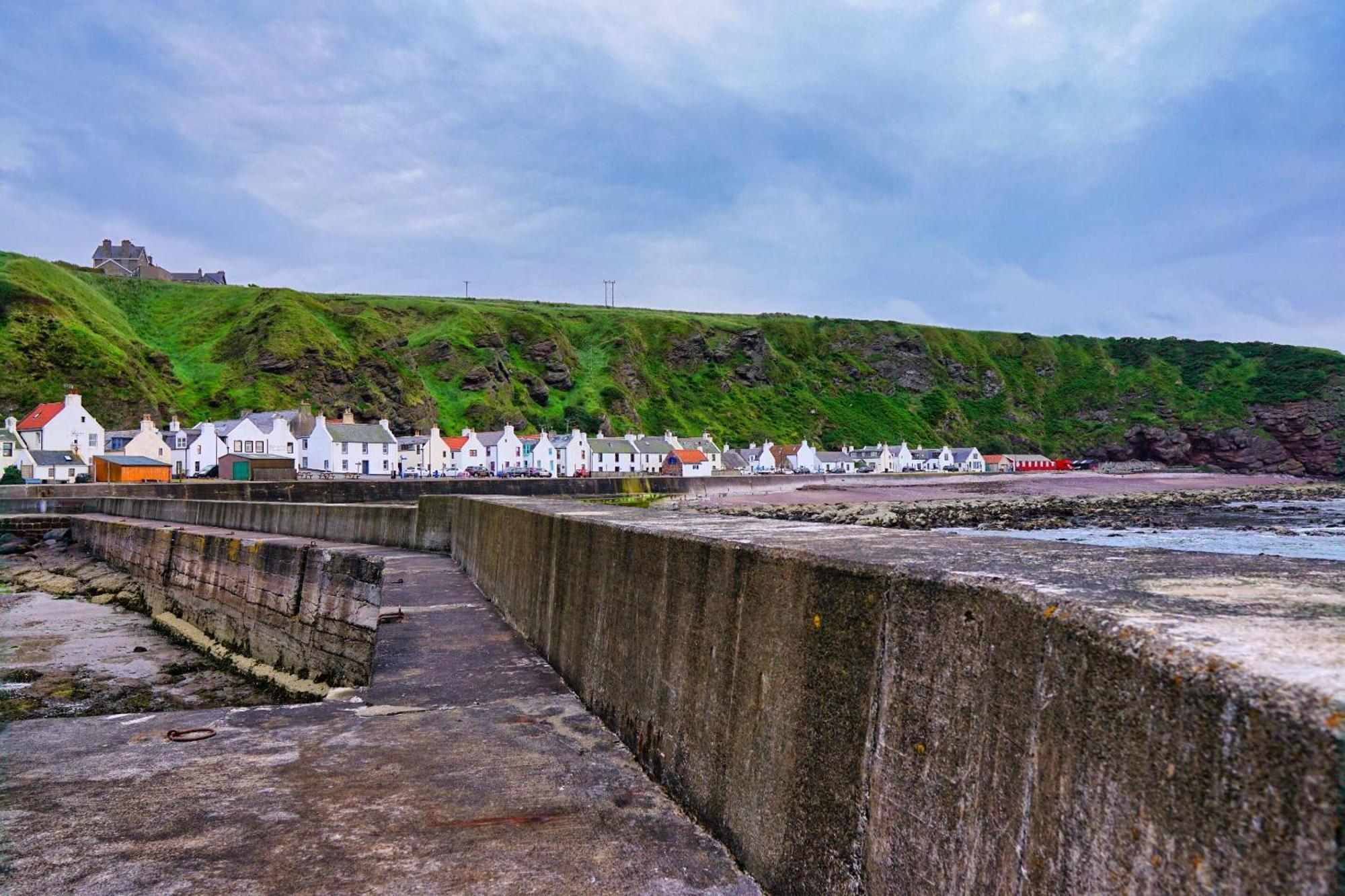 The Pennan Inn Екстериор снимка